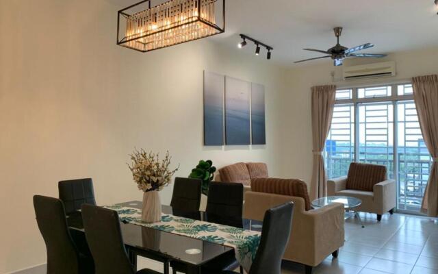 Tebrau City Residence,Warm Suite by HomestayJB