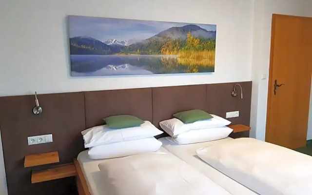 Frühstückspension Gästehaus Zum weissen Rössl
