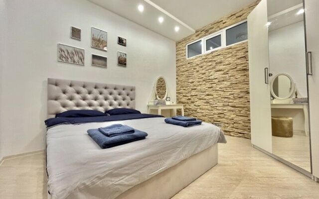 Апартаменты Ютрип  на ул. Меридианная, д. 4