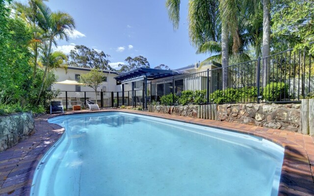 Beach and Bay, 121 Shoal Bay Road
