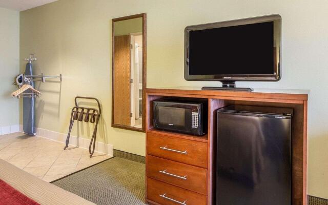 Holiday Inn Express Hotel & Suites Black River Falls