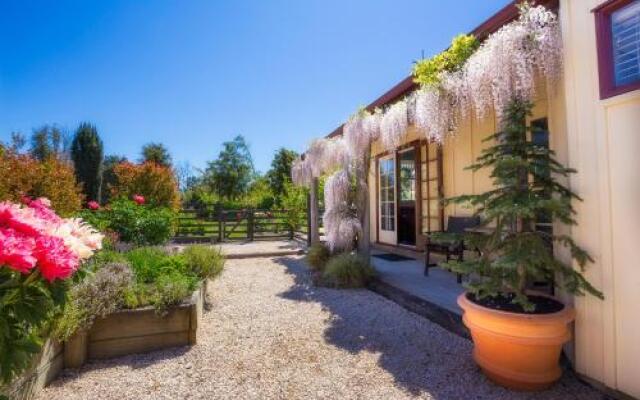 Tasman Village Cottage