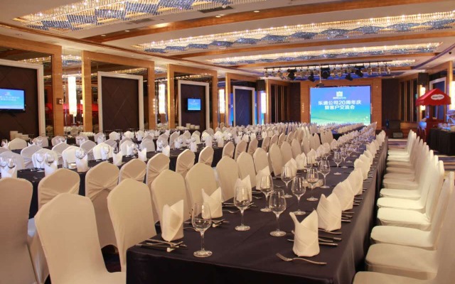 Zhuhai Charming Holiday Hotel