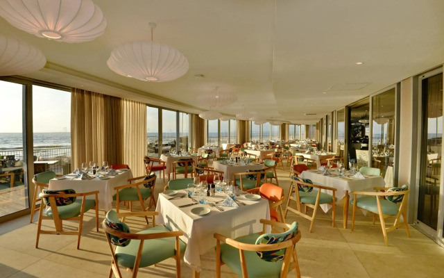 Lagoon Beach Hotel & Spa