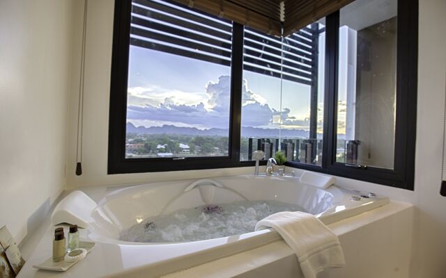 Natee The Riverfront Hotel Kanchanaburi