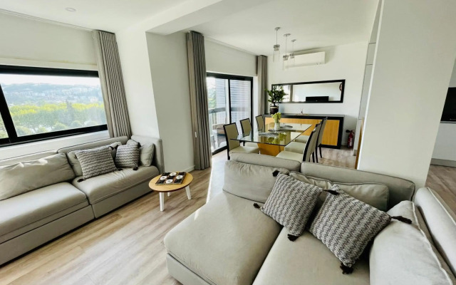 GuestReady - Top View Apt at Historical Center