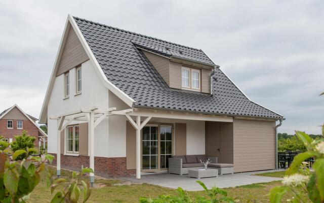 Luxurious Detached Villa With 3 Bathrooms, in De Maasduinen