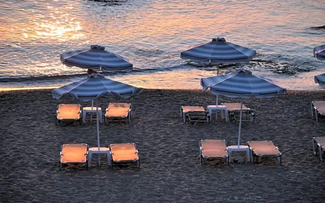 Stegna Akti Luxury Suites