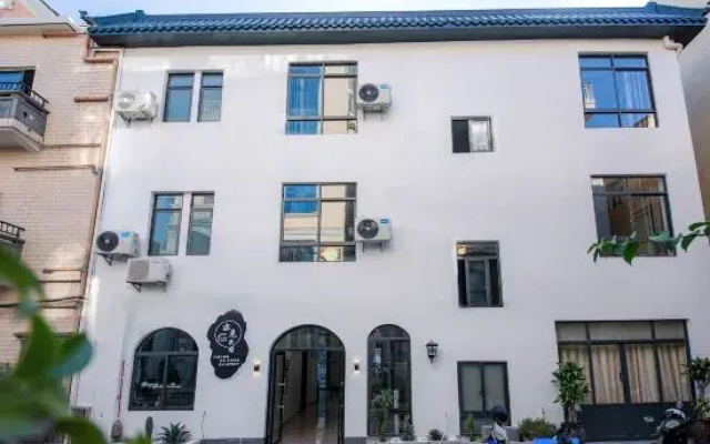 Hostels are also available in Meizhou Island