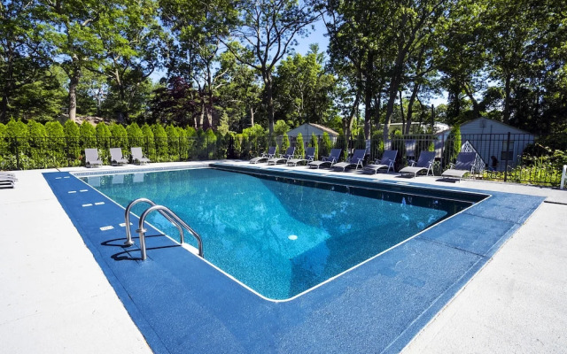 Hampton's Vacation Inn