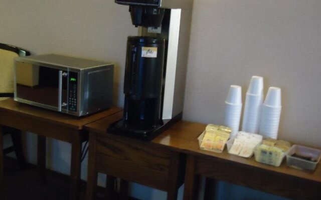Canway Inn & Suites