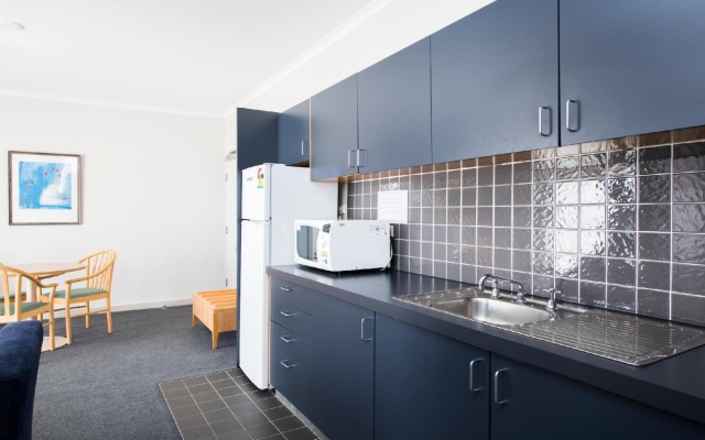 The Woden Hotel – Guest Rooms – Phillip