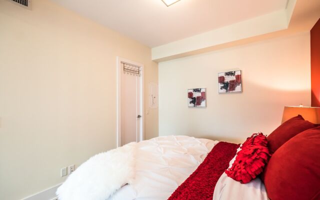 QuickStay - Ultra Luxury on Front St. (Union Station)