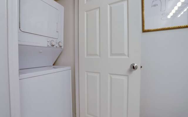 Spectacular 1 BR Condo at Ballston