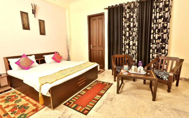 OYO Rooms Jaipuria Mall, Indirapuram