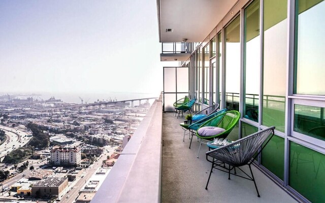 Ocean View I by AvantStay | Home in the Heart of DT w/ City & Ocean Views!