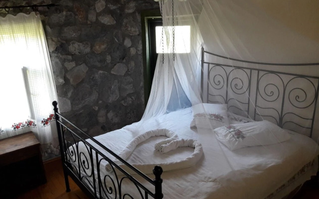 Özlem'in Masali Stone House