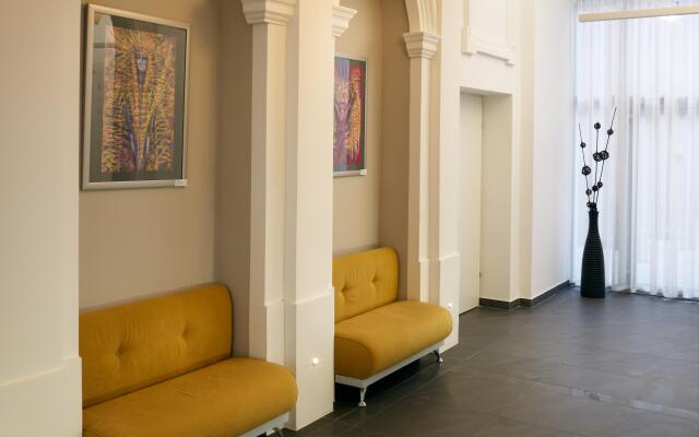 FortyPlusOne Hotel