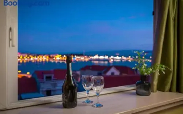 Royal Apartment Damida