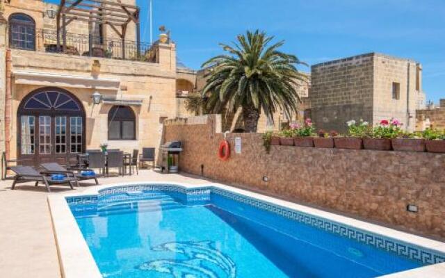 Villayana Gozitan Farmhouse with pool