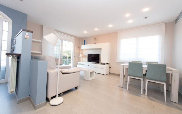 HomeHolidaysRentals Royal