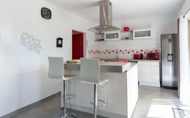 Beautiful Holiday Home With Garden