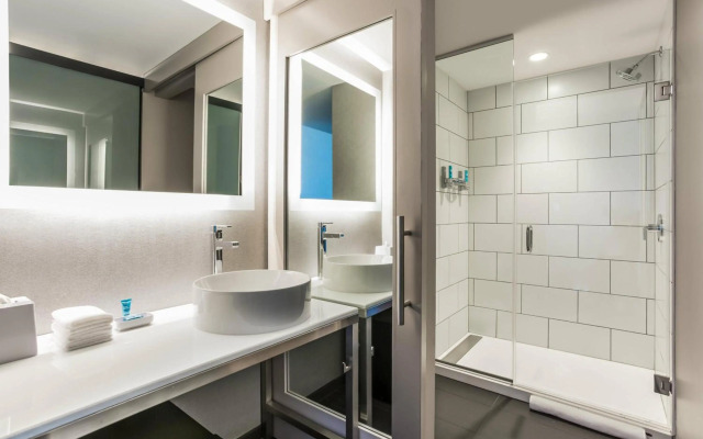 Aloft Austin Downtown