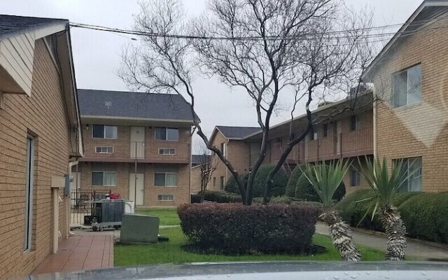 Hallmark Inn and Suites