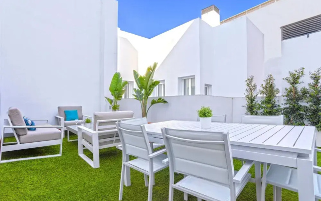 Beautiful 2BD Apartment With a Private Terrace Recaredo X