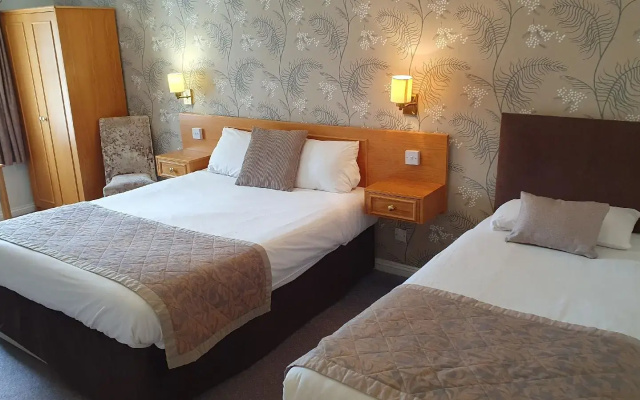 Alton House Hotel