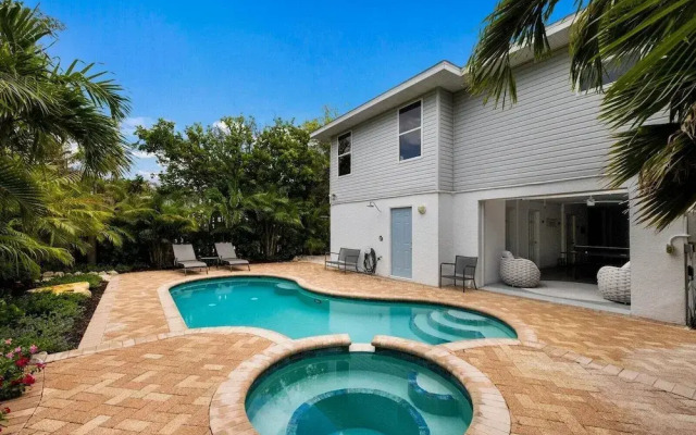 Bean Point Bliss 3 Bedroom Home by RedAwning