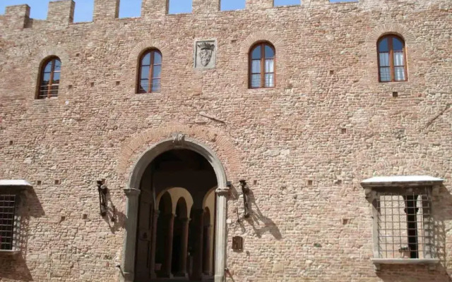 Appartamento In Palazzo Stiozzi Ridolfi