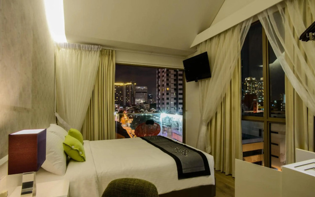 J8 Hotel