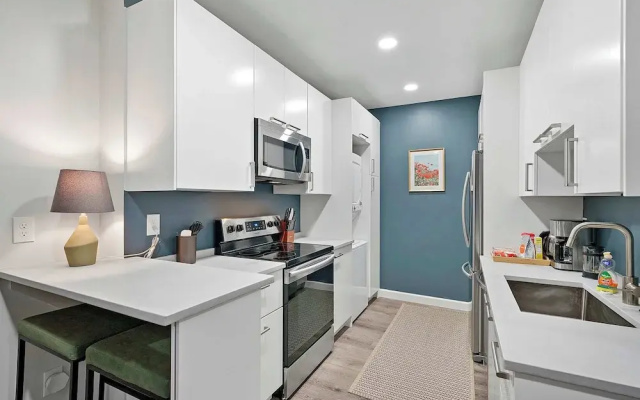 The Luxe Pearl Residences 870