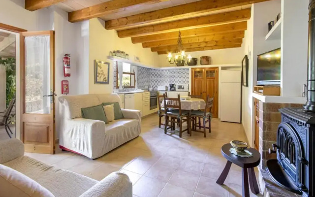 Villa - 2 Bedrooms with Pool and WiFi - 103235