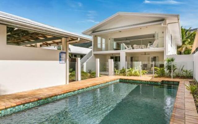 Luxury Executive Residence On Beachfront