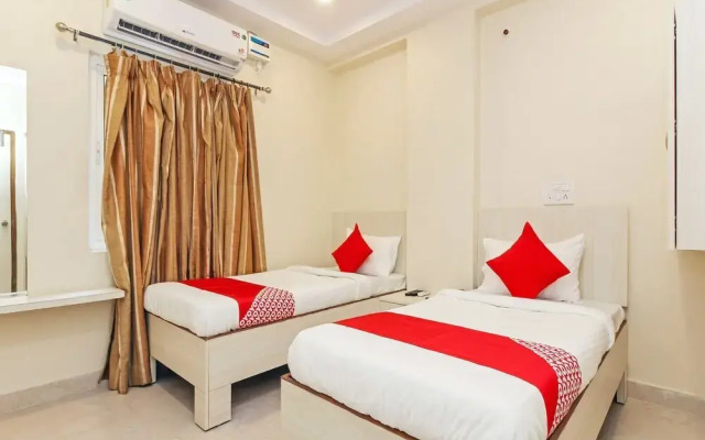 Royal Emirates Banjara by OYO Rooms