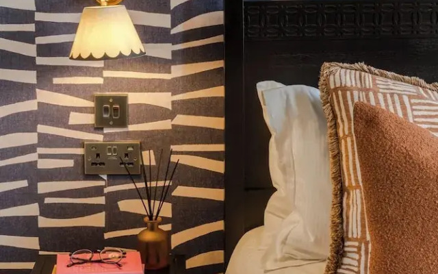 Your Apartment - Pembroke House