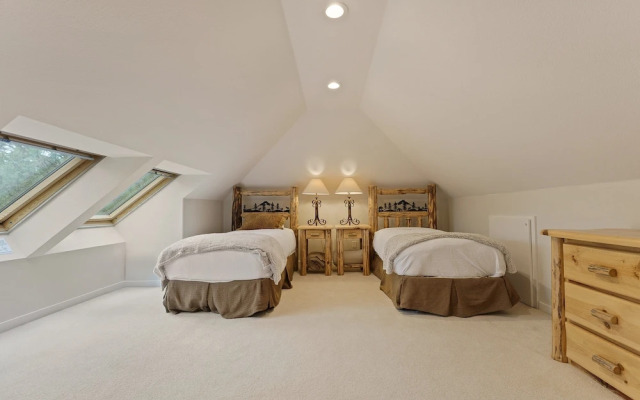 12 Siskin 5 Bedroom Home