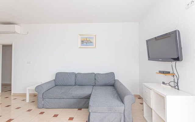 Beautiful Apartment in Primosten With Wifi and 1 Bedrooms