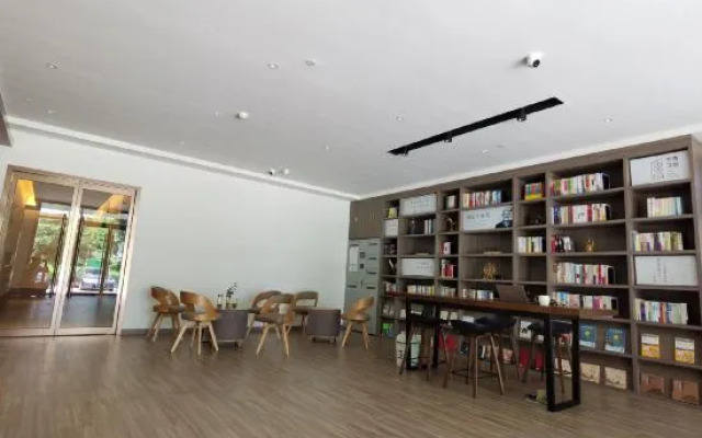 HanTing Hotel (Beijing Happy Valley Fatou Subway Station)