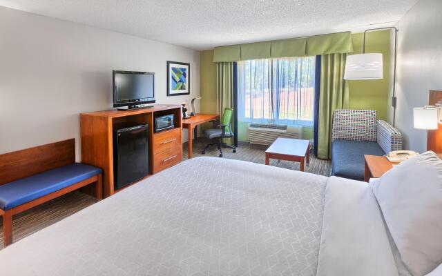 Holiday Inn Express & Suites Raleigh North - Wake Forest by IHG