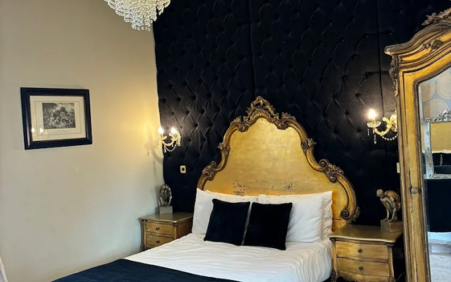 White Star Line Hotel
