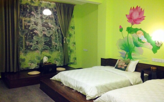 Firefly Inn Mount Danxia