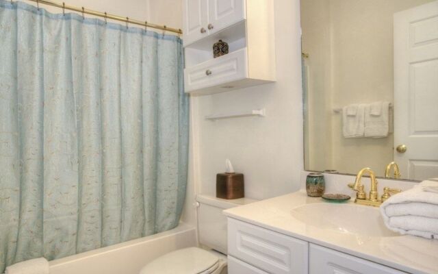 Magnolia North 305 4879 3 Br condo by RedAwning