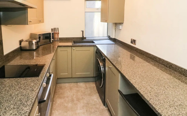 1A Lower Croft Street