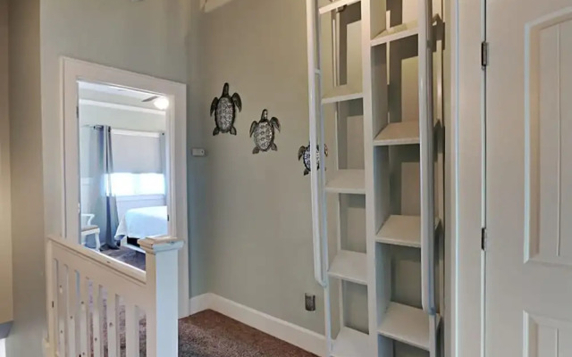 Sharp Reef #4 - Endless Summer