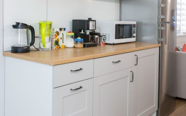 FM Deluxe 2-BDR Apartment - Bright and Cozy