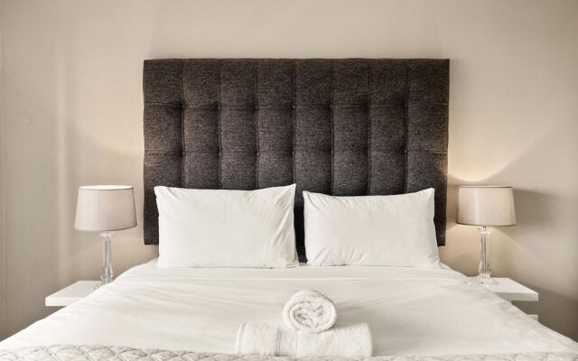 Easy Stay - The Tyrwhitt
