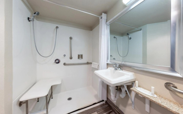 Comfort Inn Lathrop - Stockton Airport